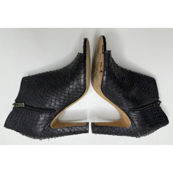 Vince Sierra Peep Toe Bootie Black Textured Python Pattern Heel Size 38 7.5 US - Picture 5 of 13